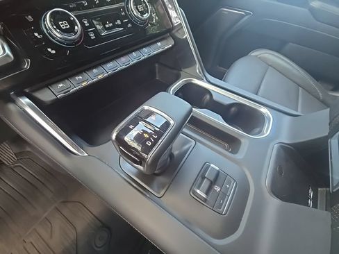 Used 2024 GMC Sierra 1500 Denali w/ Technology Package AWD/4WD image 26