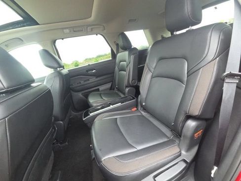 Used 2023 Nissan Pathfinder SL w/ SL Premium Package AWD/4WD image 18