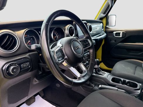 Used 2022 Jeep Wrangler Unlimited Sahara w/ Cold Weather Group AWD/4WD image 24