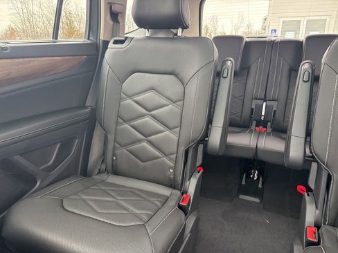 New 2026 Volkswagen Atlas SE image 13