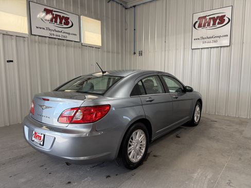 Used 2008 Chrysler Sebring Touring FWD image 3
