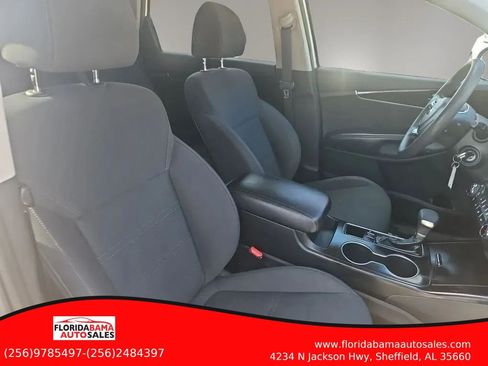 Used 2019 Kia Sorento AWD image 6