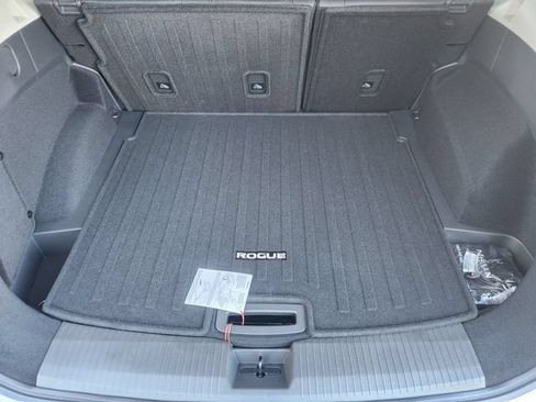 New 2025 Nissan Rogue SV w/ SV Premium Package FWD image 26