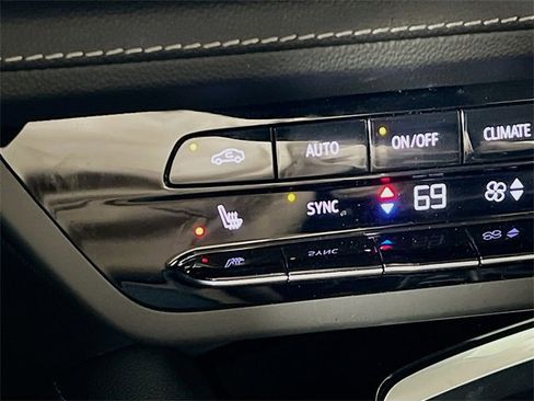 Used 2023 Buick Envision Preferred image 21