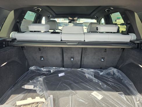 New 2026 BMW X5 xDrive50e image 8