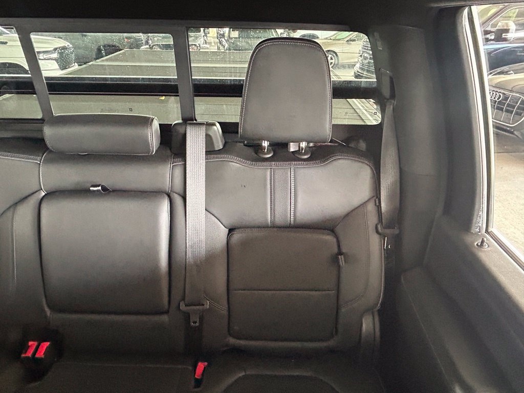 Used 2022 Chevrolet Silverado 3500 High Country w/ Technology Package AWD/4WD image 14