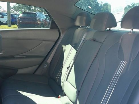 Certified 2021 Hyundai Elantra SEL w/ Convenience + Premium Package image 8