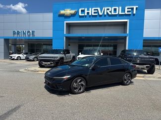 Used 2024 Hyundai Elantra SEL w/ Convenience Package image 1