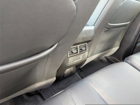 Used 2024 Chevrolet Colorado LT w/ LT Convenience Package III RWD image 26