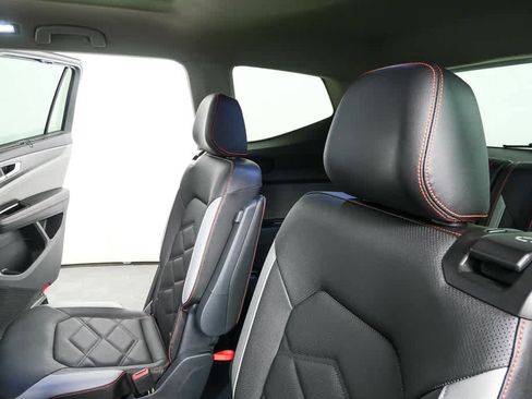 Certified 2025 Volkswagen Atlas Peak Edition SE image 21