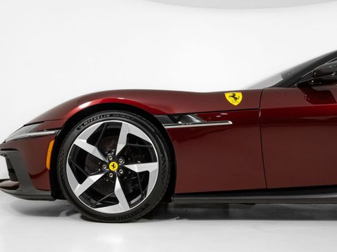 Certified 2025 Ferrari 12Cilindri RWD image 18