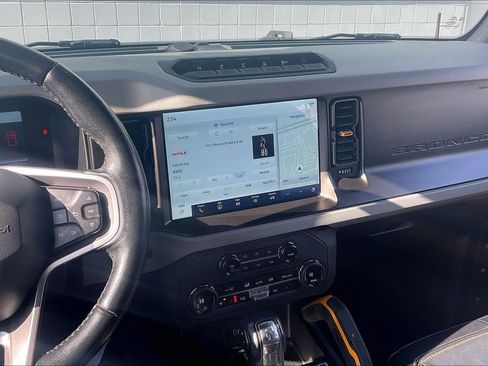 Used 2021 Ford Bronco Badlands image 7