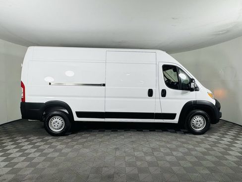 Used 2026 RAM ProMaster 2500 w/ Convenience Group FWD image 2