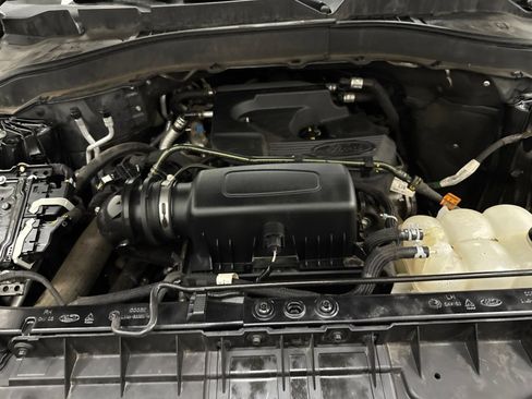 Used 2020 Ford Explorer XLT w/ Equipment Group 202A RWD image 44