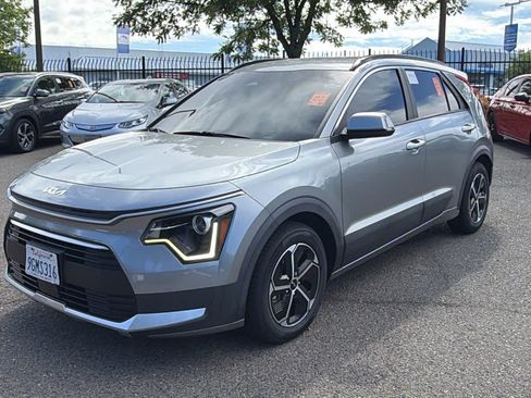 Used 2023 Kia Niro EX FWD image 1