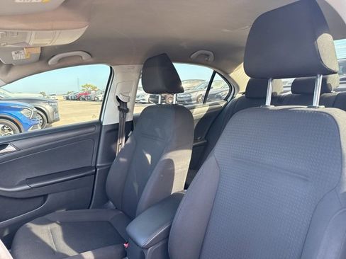 Used 2015 Volkswagen Jetta S image 13