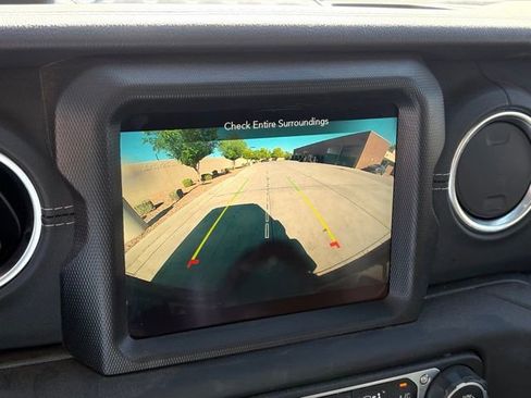 Used 2021 Jeep Wrangler Unlimited Sahara image 18