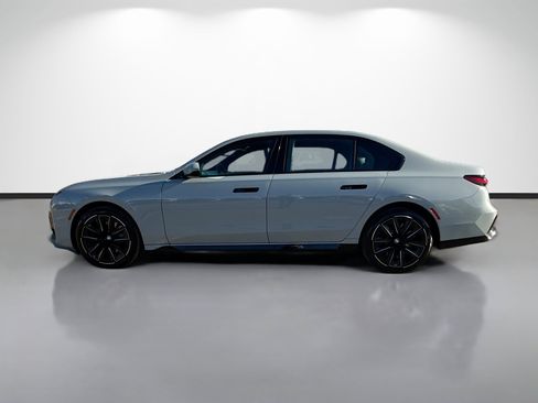 Used 2023 BMW 760i xDrive w/ Executive Package image 6