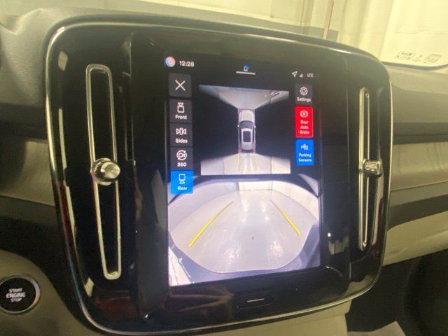 Certified 2026 Volvo XC40 B5 Plus AWD/4WD image 23