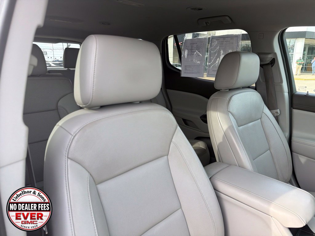 Used 2020 GMC Acadia SLT w/ Driver Alert Package II AWD/4WD image 4