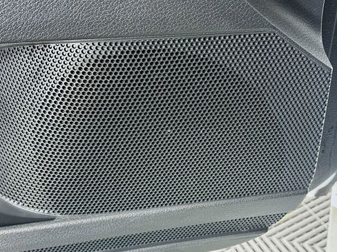 Used 2022 Toyota Avalon XLE image 18