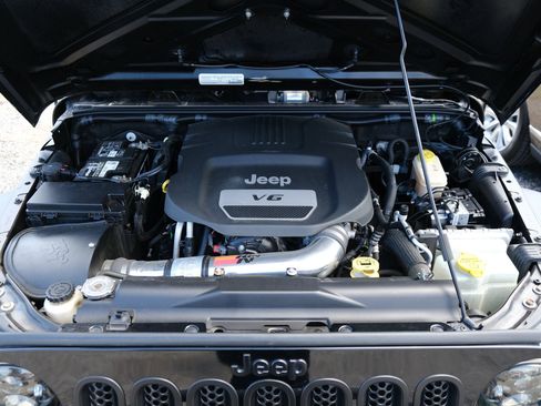 Used 2015 Jeep Wrangler Sport AWD/4WD image 14