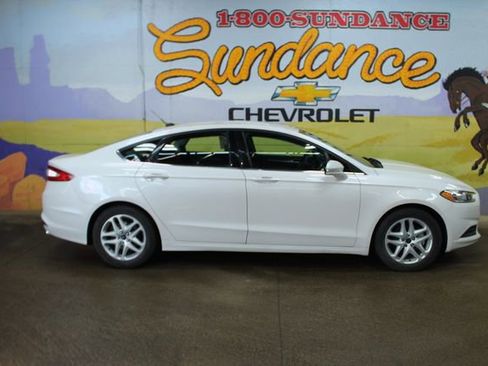 Used 2015 Ford Fusion SE image 1
