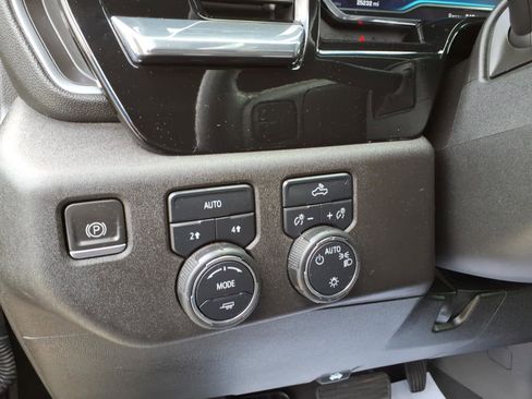 Used 2023 Chevrolet Silverado 1500 LT AWD/4WD image 15