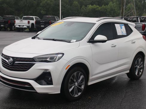 Used 2022 Buick Encore GX Essence w/ Advanced Technology Package FWD image 3
