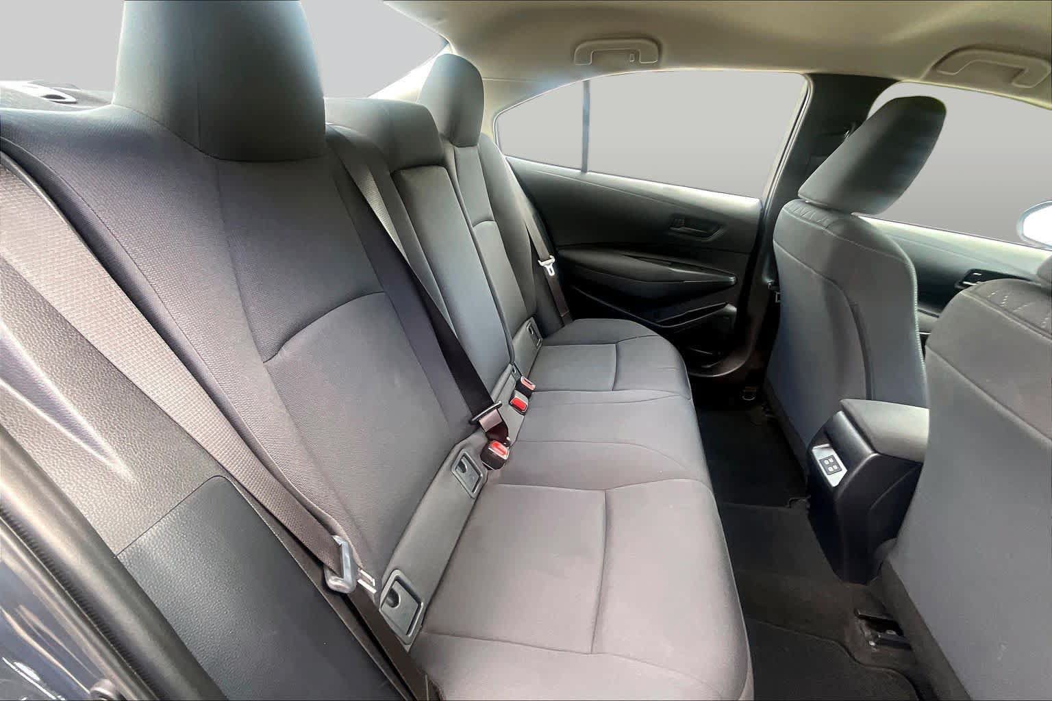 Used 2025 Toyota Corolla LE FWD image 19
