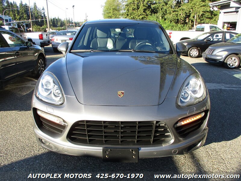 Used 2011 Porsche Cayenne Turbo AWD/4WD image 2