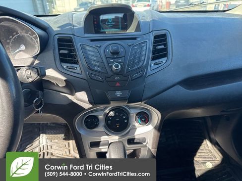 Used 2015 Ford Fiesta SE image 14