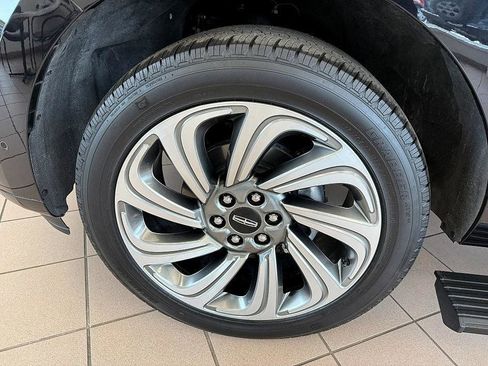 Used 2024 Lincoln Navigator Premiere image 30