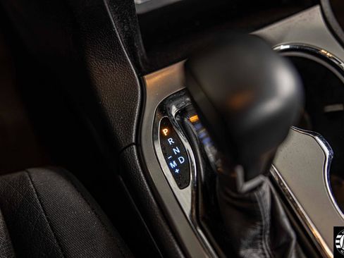 Used 2020 Jeep Grand Cherokee Laredo image 27