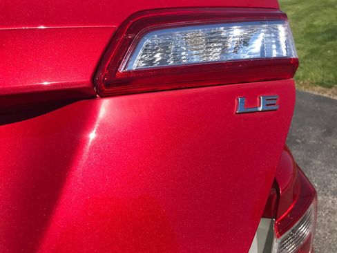 Used 2014 Toyota Camry LE FWD image 36