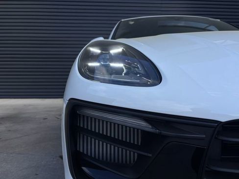 New 2025 Porsche Macan S image 12
