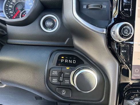 New 2026 RAM 1500 4x4 Crew Cab image 19