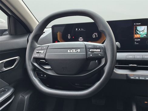 New 2025 Kia K4 LX image 16
