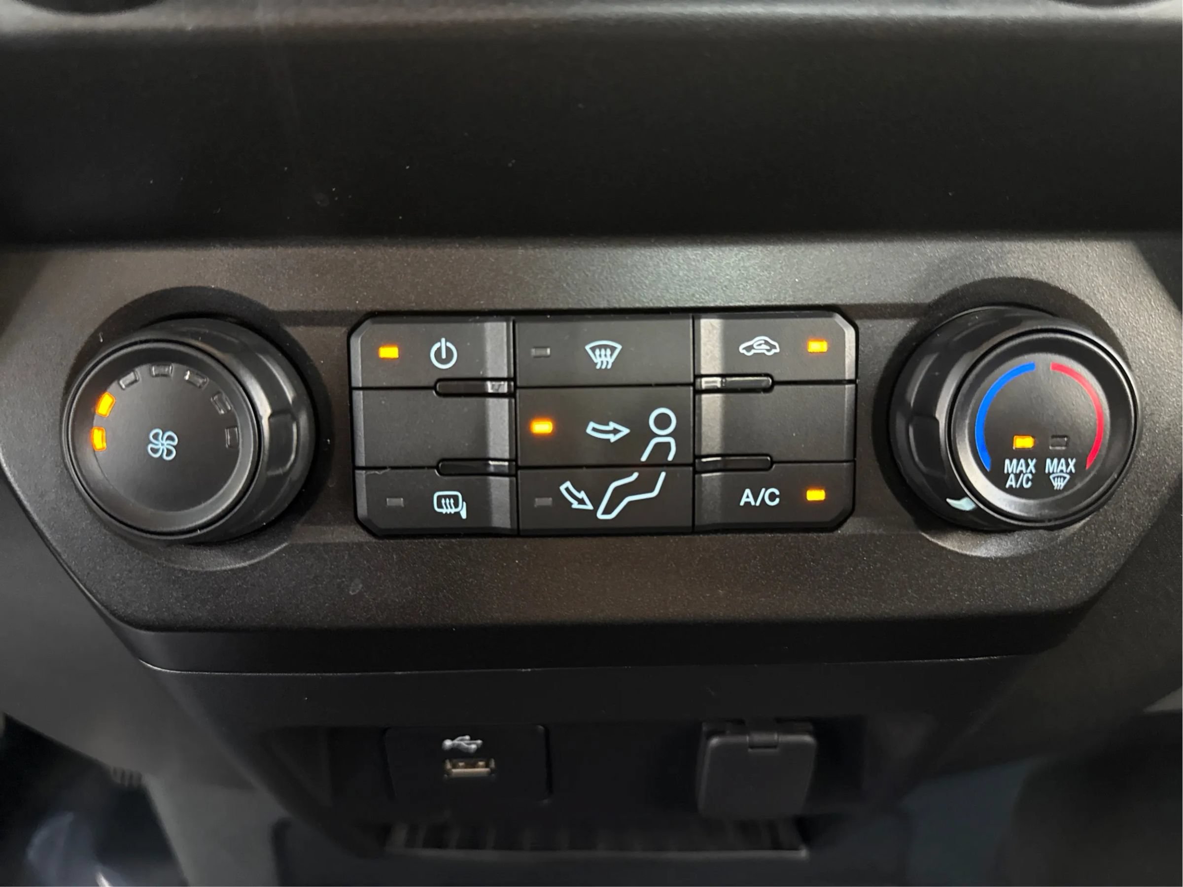 Used 2022 Ford F350 XL w/ Power Equipment Group AWD/4WD image 32