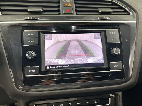 Used 2024 Volkswagen Tiguan S image 15