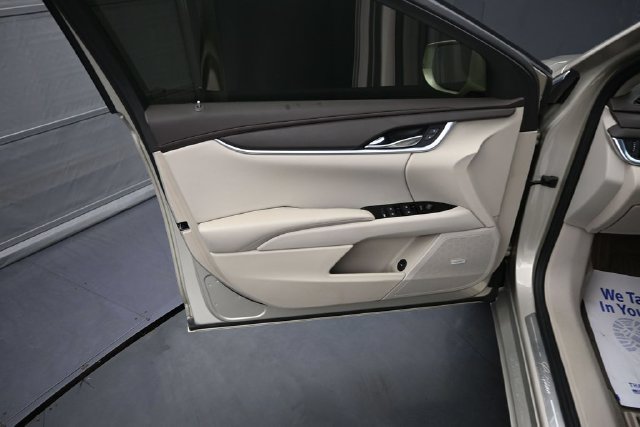 Used 2015 Cadillac XTS FWD image 20