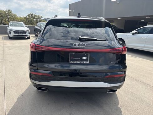 Used 2025 Audi Q5 Premium w/ Convenience Package image 7