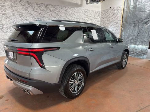 Used 2024 Chevrolet Traverse LT w/ Trailering Package image 7