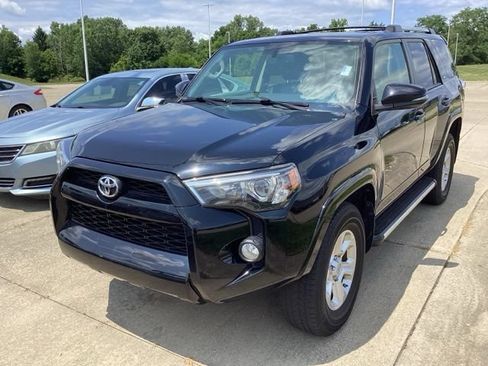 Used 2019 Toyota 4Runner SR5 Premium AWD/4WD image 2