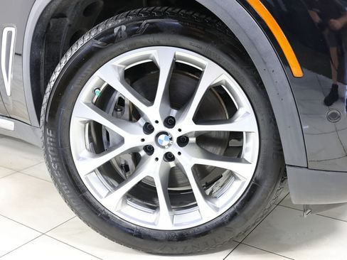 Used 2020 BMW X5 xDrive50i w/ Executive Package AWD/4WD image 14