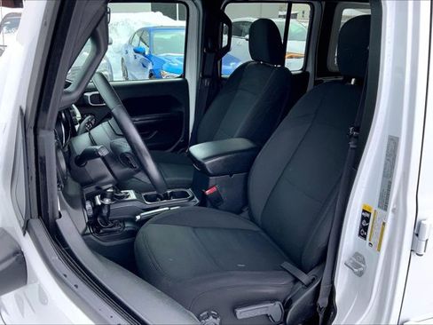 Used 2021 Jeep Wrangler Unlimited Sport image 24