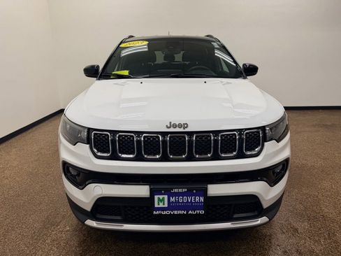 Used 2023 Jeep Compass Limited image 10