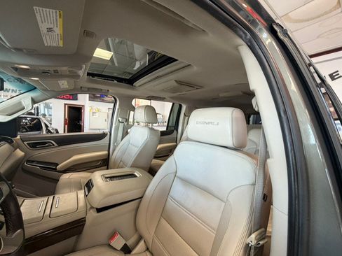 Used 2018 GMC Yukon XL Denali AWD/4WD image 19