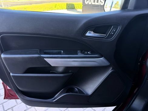 Used 2021 Chevrolet Colorado LT w/ LT Convenience Package RWD image 18