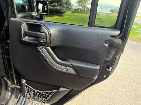 Used 2015 Jeep Wrangler Unlimited Sport w/ Quick Order Package 23S AWD/4WD image 13